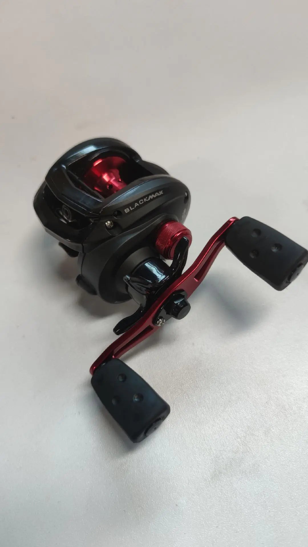 Lightweight Fishing Reel with Turbo Brake System